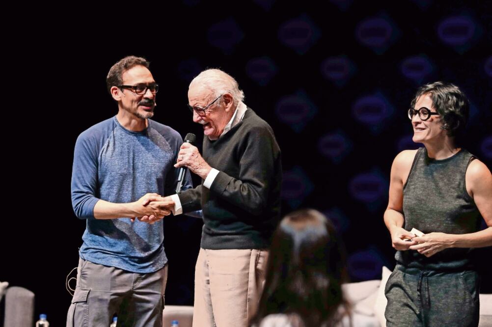 Humberto Ramos, dibujante mexicano de Spider- man , pidió matrimonio a su novia delante de Stan Lee. (FOTOS: VALENTE ROSAS. EL UNIVERSAL)