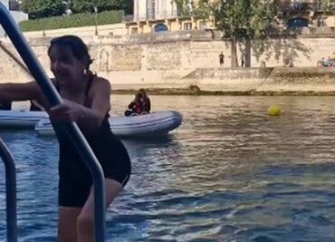 Alcaldesa de París nada de nuevo al río Sena a un día de apertura de los Paralímpicos