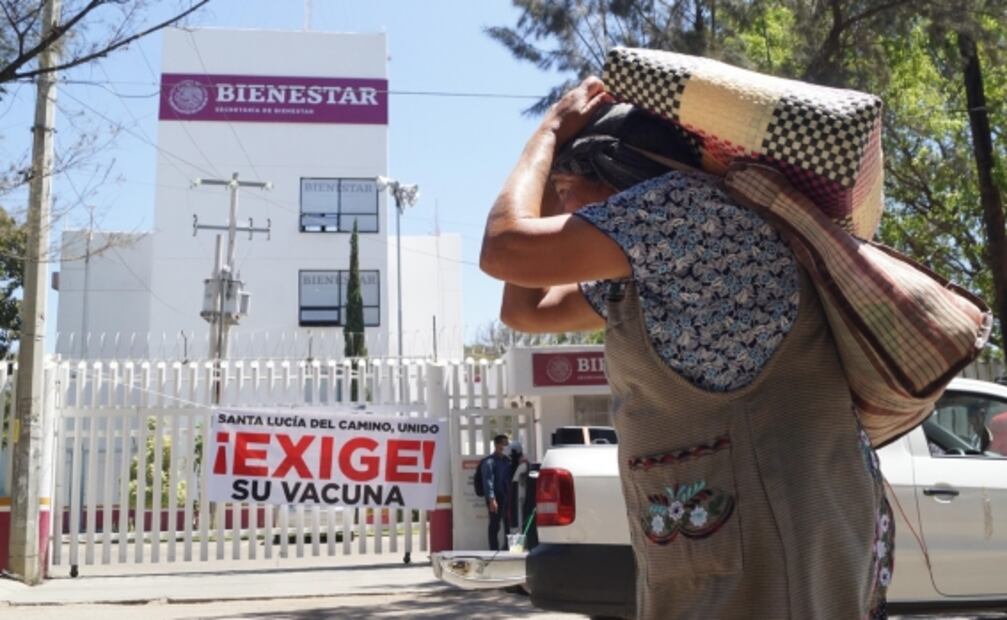 El 8M, vacunas y reapertura de museos, entre las fotos de la semana