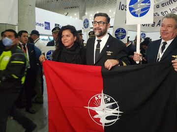 Tras cese de operaciones de Aeromar, trabajadores estallan huelga en el AICM