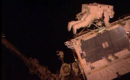 Video. Astronautas realizan caminata espacial en la EEI