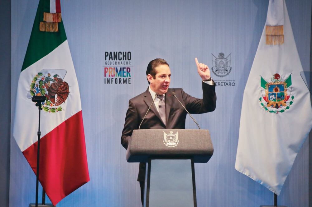 El gobernador Francisco Domínguez Servién rindió su Primer Informe de Gobierno en instalaciones de la Universidad Aeronáutica de Querétaro (VÍCTOR PICHARDO. EL UNIVERSAL)