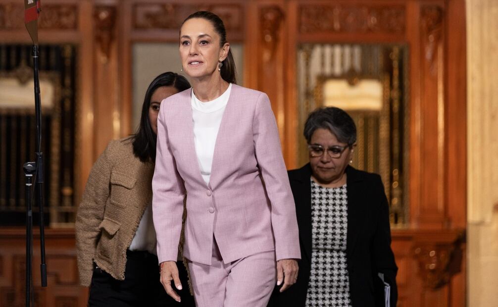 "Yo no soy la dirigenta de Morena, yo soy la presidenta de la República", dijo Sheinbaum Pardo al ser cuestionada sobre temas de coyuntura que involucran a la senadora Andrea Chávez, y la inclusión de figuras políticas del partido. Foto Hugo Salvador/EL UNIVERSAL