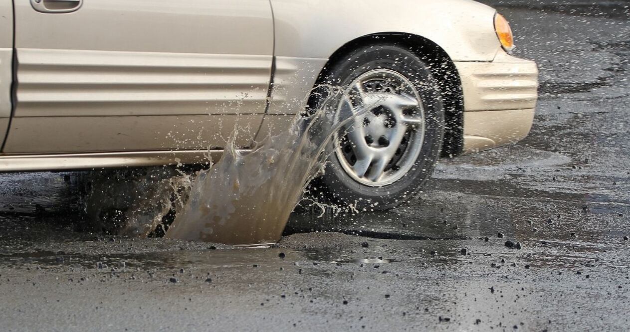 Baches: qué daños ocasionan y cómo hacer que el gobierno pague la reparación de tu auto