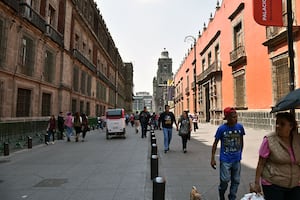“Por un Centro Histórico que pueda gozarse”; Brugada sostiene reunión previo al reordenamiento de vía pública en el primer cuadro de CDMX