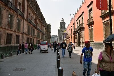 “Por un Centro Histórico que pueda gozarse”; Brugada sostiene reunión previo al reordenamiento de vía pública en el primer cuadro de CDMX