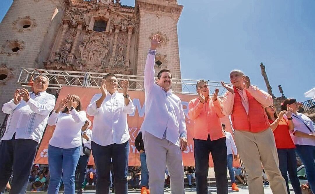 El exalcalde de Taxco, Mario Figueroa Mundo, durante su campaña en busca de la reelección, arropado por el partido Movimiento Ciudadano. Foto: Especial (31/12/2024)