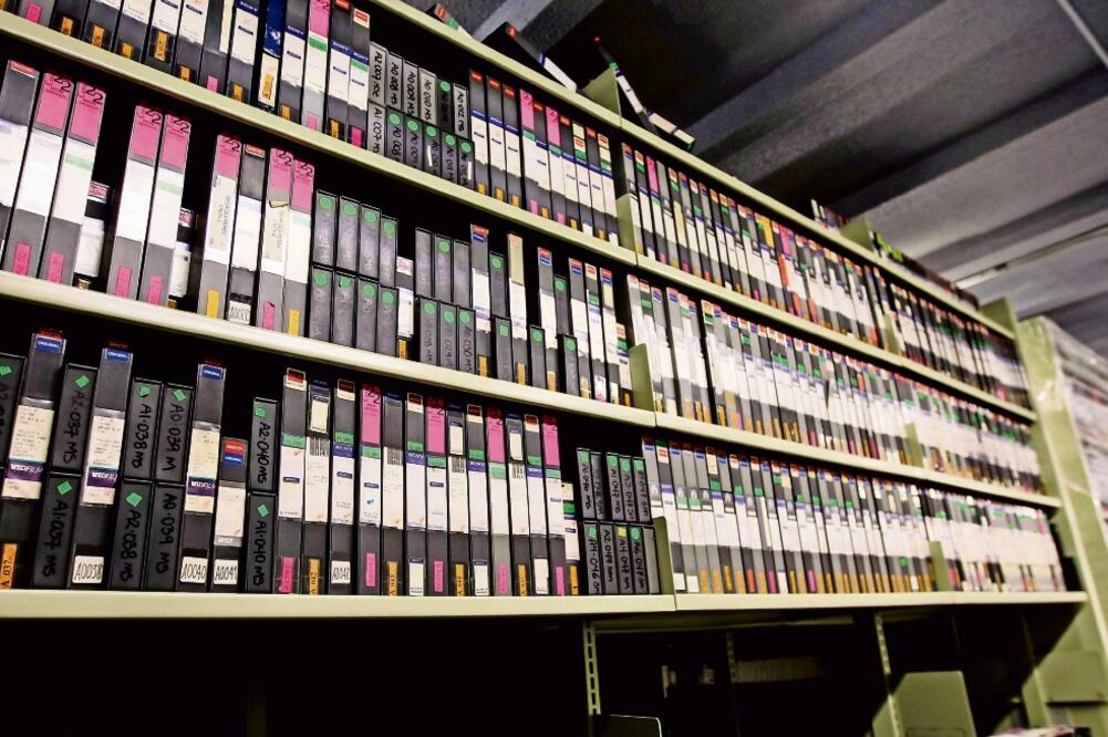 La videoteca de la televisora resguarda una de las memorias audiovisuales más importantes; contiene unas 100 mil cintas (GERMÁN GARCÍA. EL UNIVERSAL)