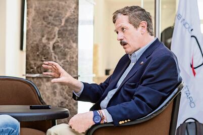 Analizo posibilidad de buscar la Presidencia: Romero Hicks