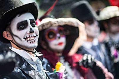 A quiénes sí les dan el puente de Día de Muertos