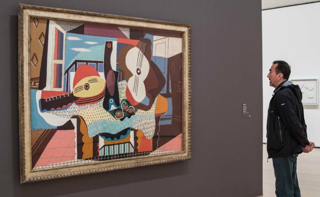 La p intura "Mandoline et guitarre" de Pablo Picasso forma parte de la muestra "Panoramas de la ciudad: la Escuela de París, 1900-1945". (FOTO: EFE)