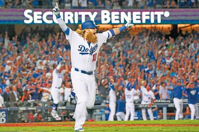 Jonrón de Turner pone en la lona a Cubs