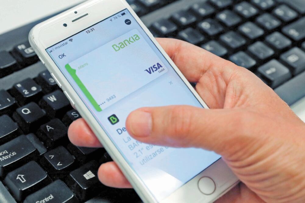 Trámites. 60 empresas solicitaron a la autoridad operar como medios de pago electrónicos y 25 más como crowdfunding. Foto/ARCHIVO EL UNIVERSAL