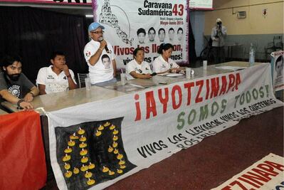 Caravana sudamericana por los 43 llega a Argentina