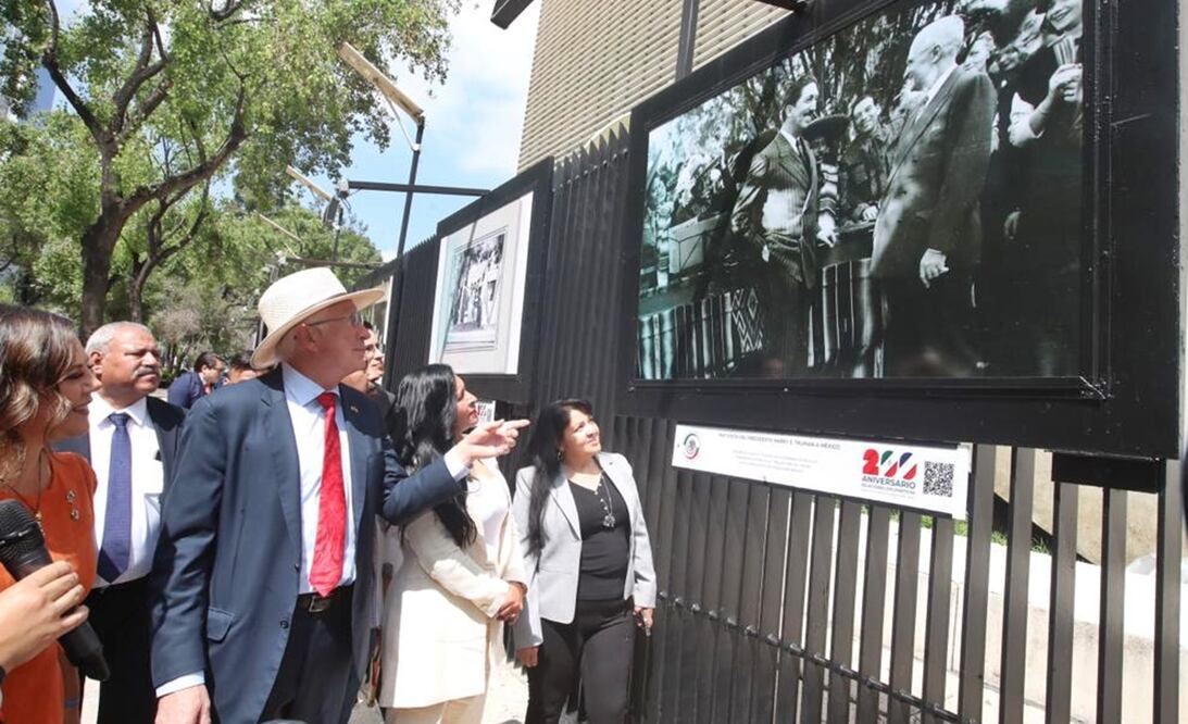 “Los mexicanos tomarán su decisión de quién será su presidente y el camino de nosotros es hacia adelante, no va a cambiar...será una cosa histórica”, aseveró el embajador de Estados Unidos en México, Ken Salazar. Foto: Francisco Rodríguez