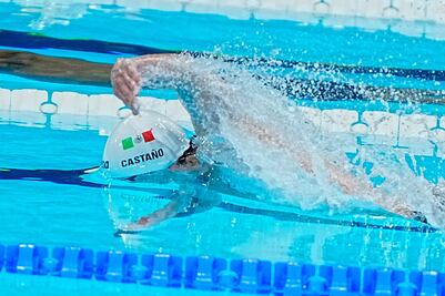 Gabriel Castaño avanza a semifinales de en 50 metros estilo libre