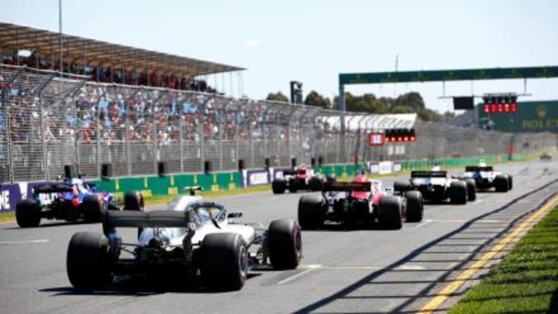 Lewis Hamilton domina etapa de pruebas en Australia