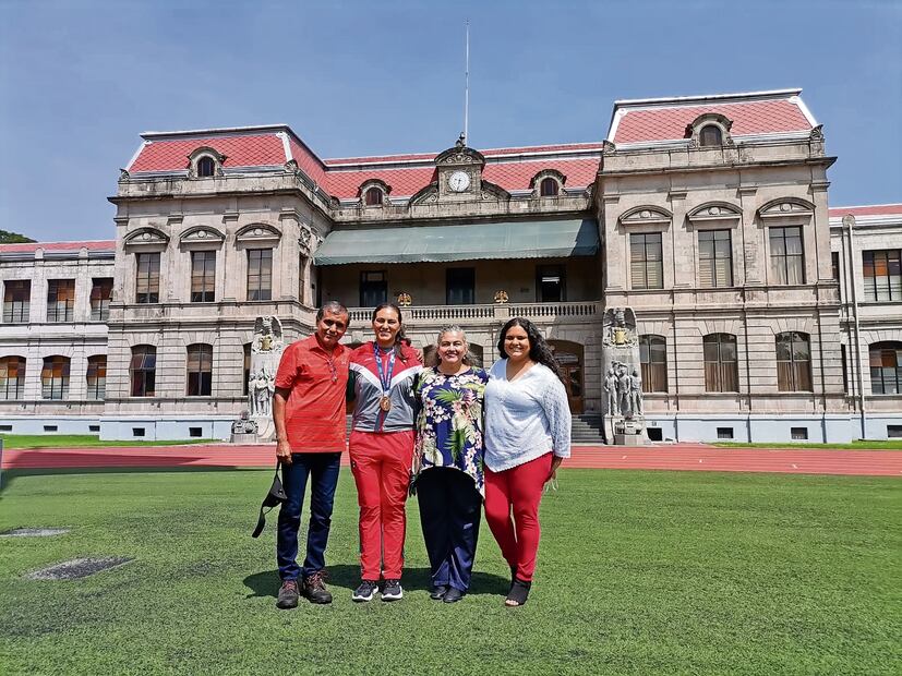 El éxito de Alejandra ha implicado mucho esfuerzo y perseverancia de ella y también de toda la familia. Foto: Especial