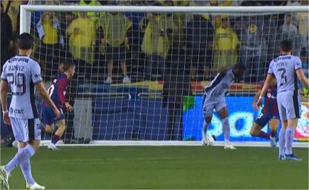 Julián Quiñones anotó por el América. FOTO: ESPECIAL