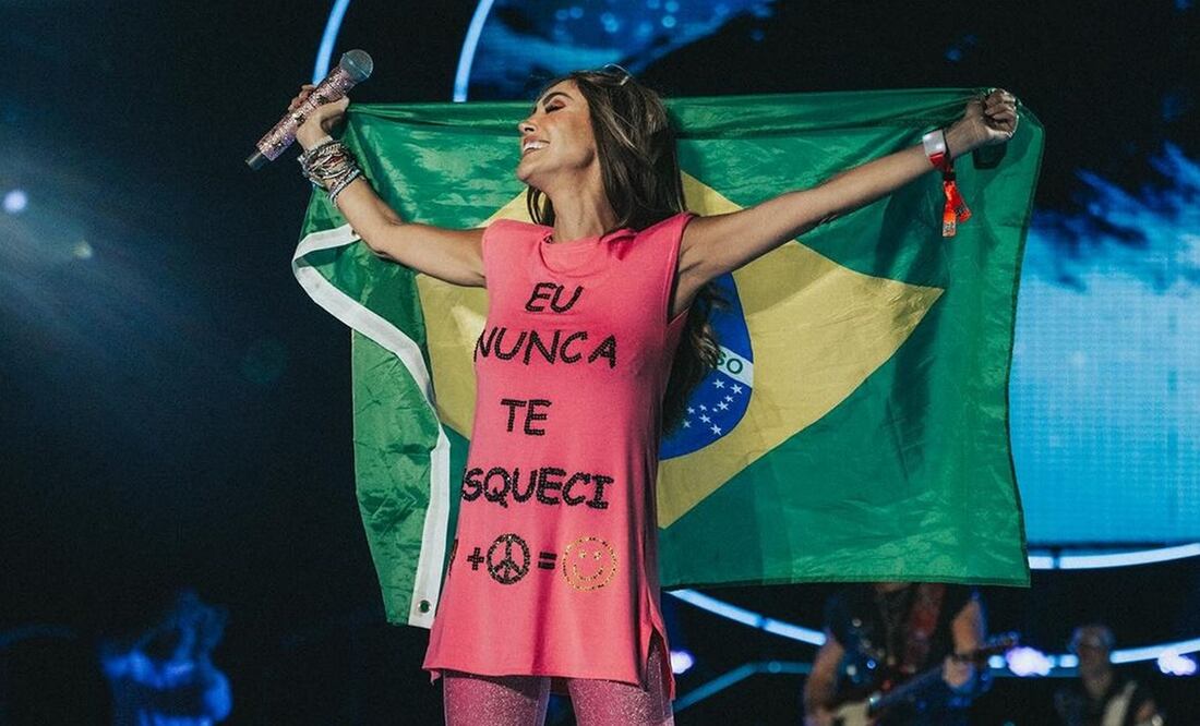 La cantante apareció en el último concierto de RBD en Brasil. Foto: Instagram