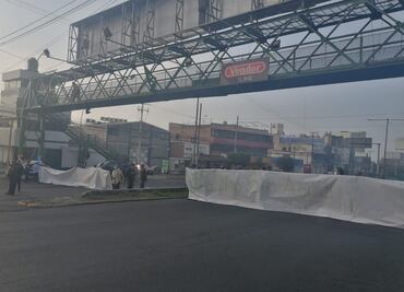 “¡Queremos agua hoy!”, vecinos bloquean la vía Gustavo Baz por falta de agua