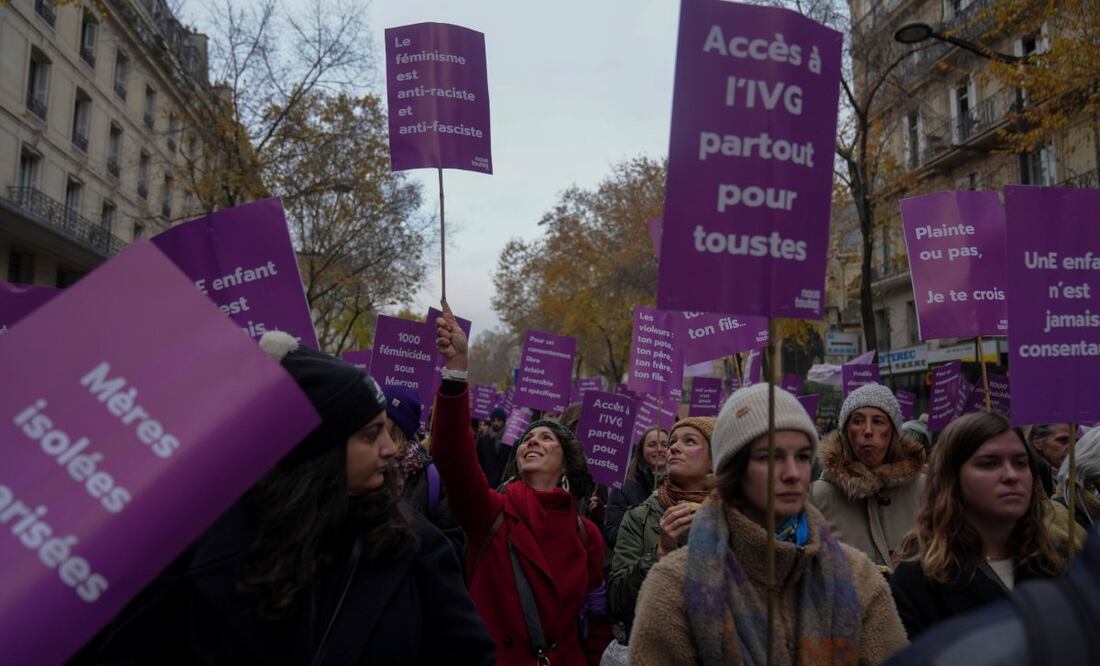 Manifestación en Francia por la violencia de género y los derechos reproductivos. Foto: AP