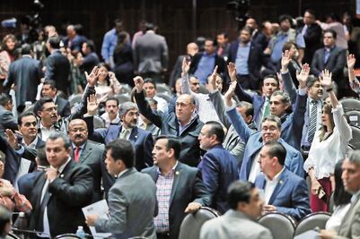 Buscan diputados democracia sindical
