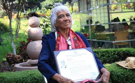 Obtiene título como abogada a los 80 años