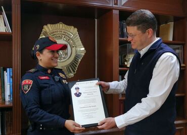 Oficial de la PBI recibe reconocimiento; salvó la vida de una niña en la estación Merced del Metro