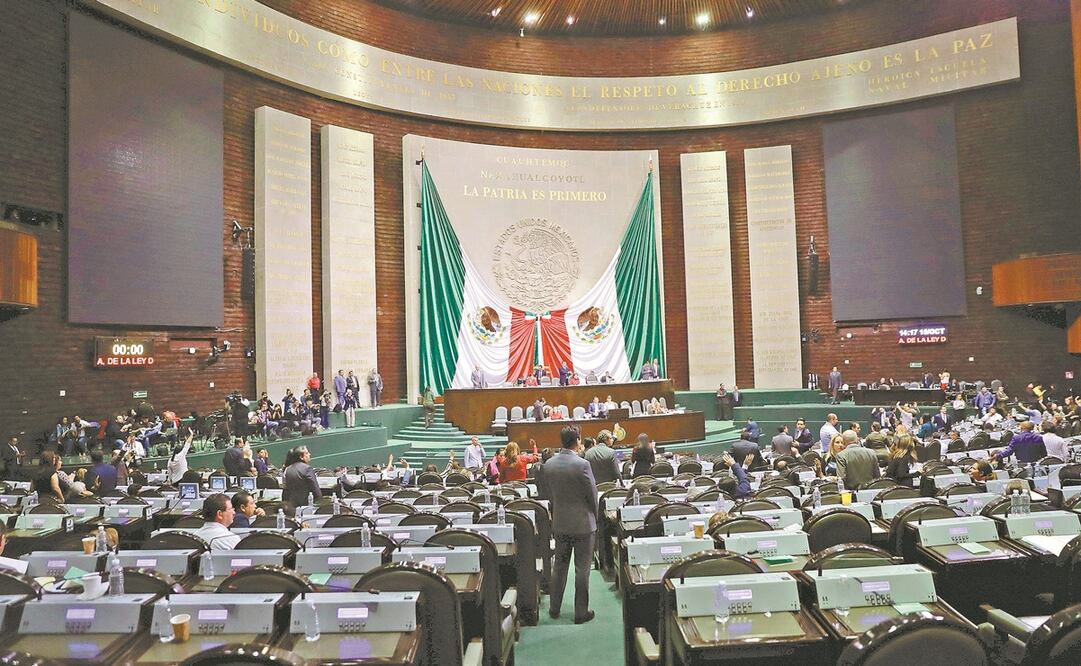 A los diputados se les depositarán, antes del 15 de diciembre, 45 mil 786 pesos de Asistencia Legislativa; 28 mil 772 pesos de Atención Ciudadana y 38 mil 363 pesos bajo el concepto de Atención Ciudadana-Apoyo de Fin de Año. Foto: ARCHIVO EL UNIVERSAL