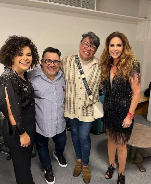 El look “brillante” de Lucerito Mijares en el concierto de sus papás
