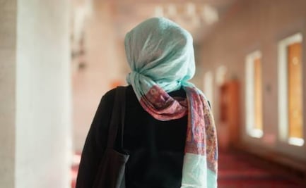 Corte avala que mujeres musulmanas puedan obtener pasaporte sin quitarse hiyab en toma de foto; reconoce “libertad religiosa”