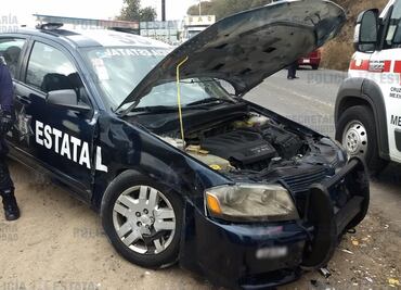 Combi se estrella contra patrulla y policía muere en Nicolás Romero