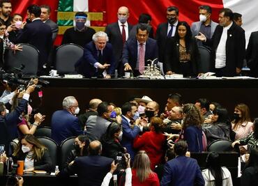 Tras trifulca en San Lázaro, diputados reanudan sesión; restan 113 oradores