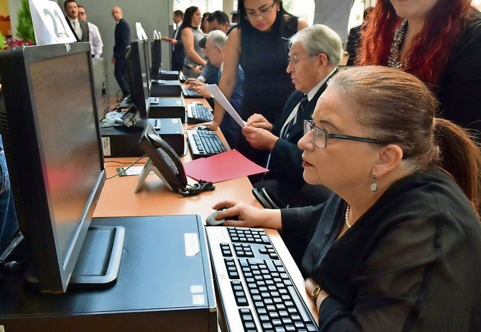 De acuerdo con la Secretaría Ejecutiva del Sistema Nacional Anticorrupción (SESNA), 50% de la población considera una pérdida de tiempo presentar una queja por corrupción. Foto: Archivo/ EL UNIVERSAL 