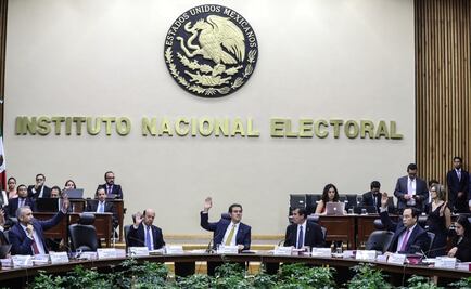 ​INE mantiene pláticas con Femexfut por debate y final de futbol