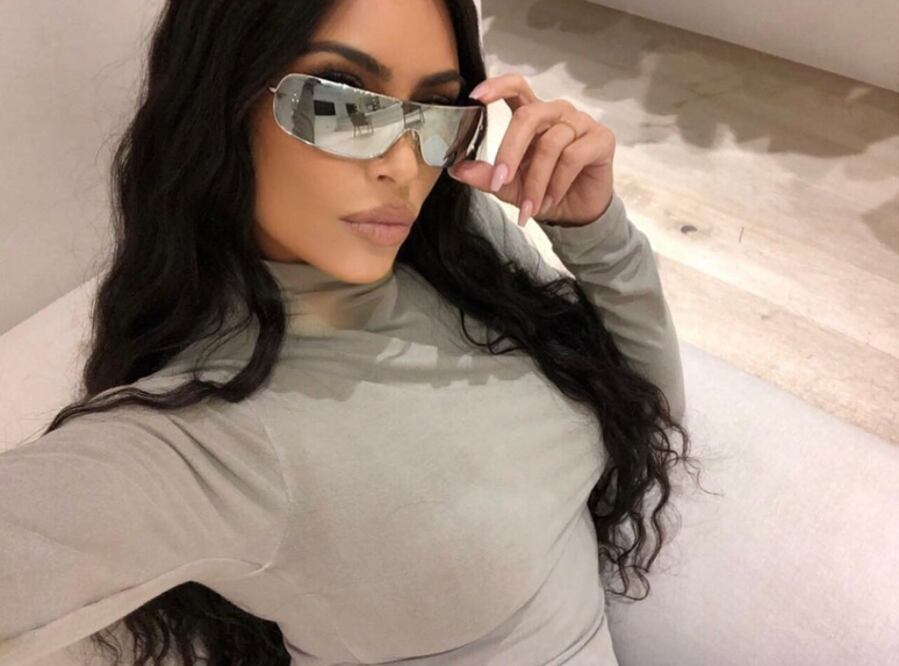 Kim Kardashian es una amante de las gafas. Foto: Instagram