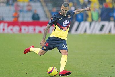 Vitorean a Ménez; repudian a Darwin