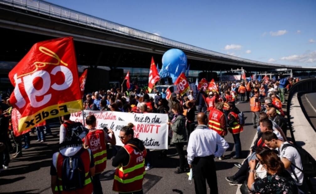 ¿Por qué están cancelando tantos vuelos en Europa?