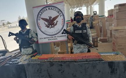 Guardia Nacional asegura tractocamión con armas y pirotecnia en Ciudad Juárez
