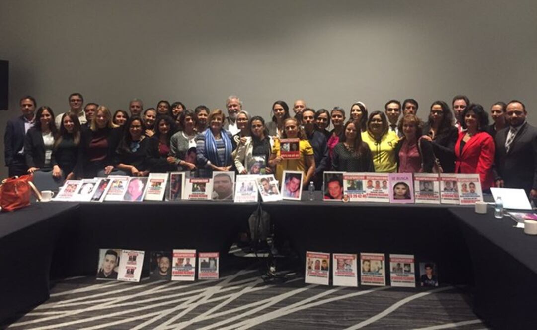 En la reunión entre autoridades y la Comisión Interamericana de Derechos Humanos asistieron también familiares de personas desaparecidas / Tomada de Twitter @Busqueda_MX