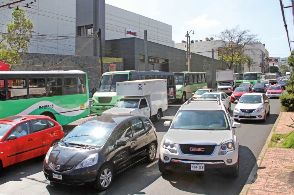 Zurich asegura que el nivel de aseguramiento de vehículos todavía es bajo para el tamaño del país, pues representa sólo 30% de los autos en circulación (ARCHIVO EL UNIVERSAL)