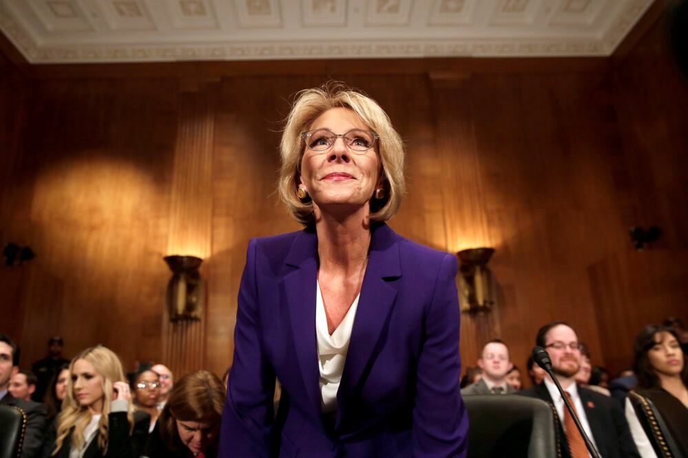 Betsy DeVos, confirmada como secretaria de Educación de EU (Foto: Reuters)