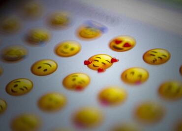 Estos son los 7 emojis que llegan a WhatsApp
