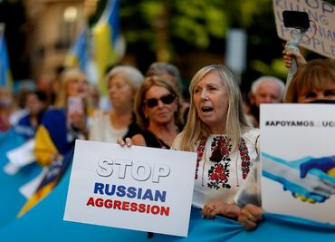 Muestran solidaridad con Ucrania en calles de todo el mundo