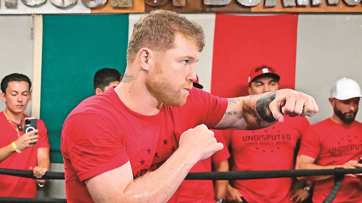 Canelo Álvarez en entrenamiento / FOTO: AFP