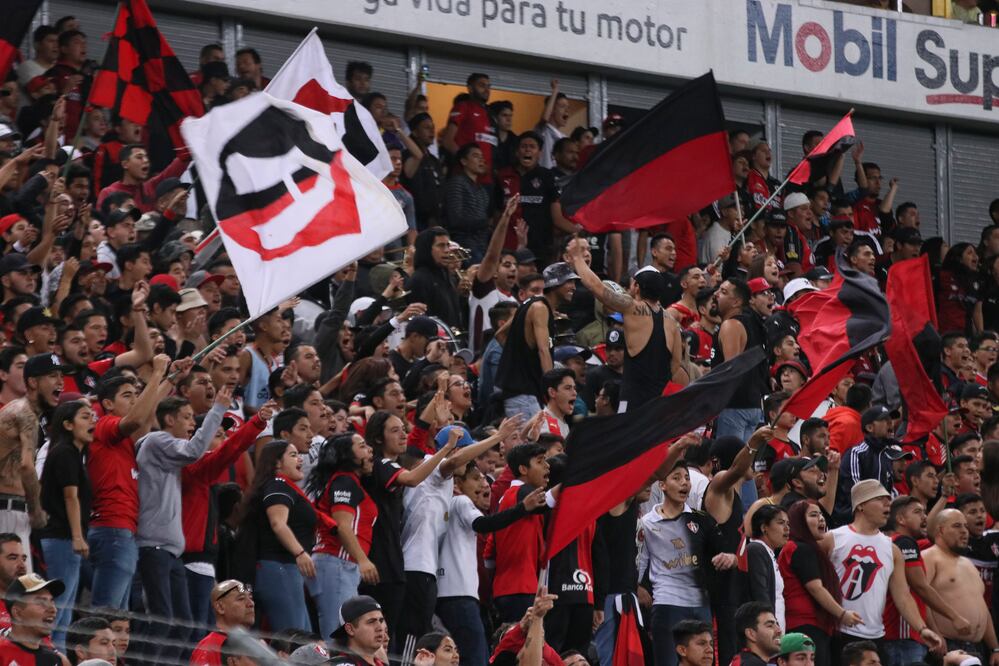 Afición del Atlas durante un juego en el estadio Jalisco.  FOTO/IMAGO7