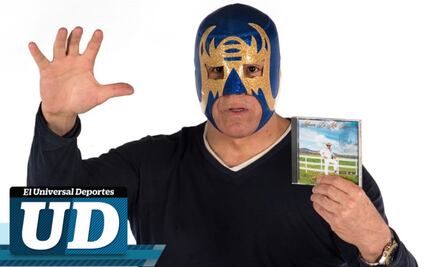 Máscara Año 2000 cambia las llaves por el micrófono