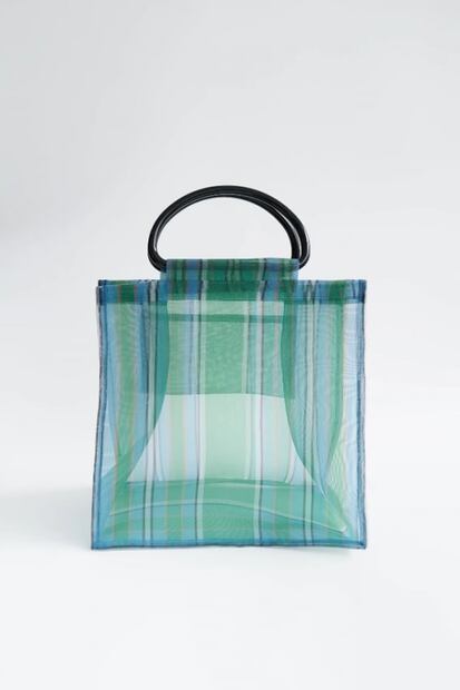 Acusan a Zara de apropiación cultural por vender bolsa de mercado a 649 pesos