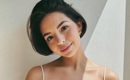 Ángela Aguilar encanta con total look de pana y crop top